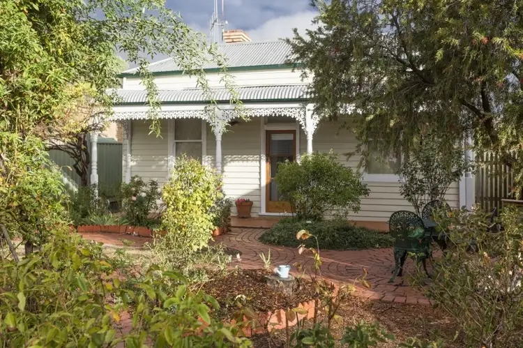 16 Hodgkinson Street, Kennington VIC 3550