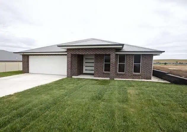 33 Mendel Drive, Kelso NSW 2795