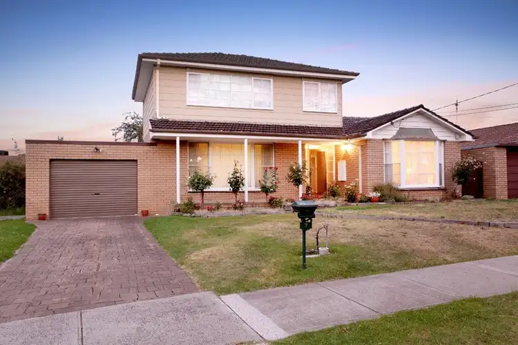 7 Calshot Grove, Gladstone Park VIC 3043