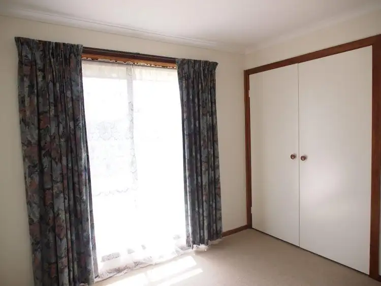 Sixth view of Homely house listing, 4 Karee Court, Bairnsdale VIC 3875