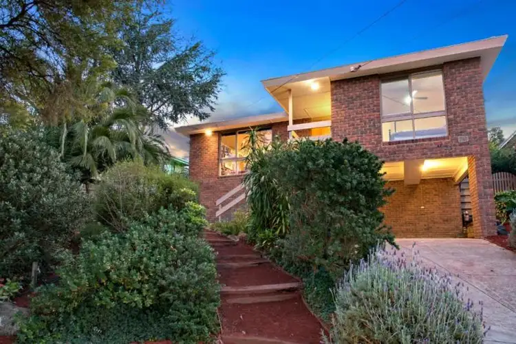 16 McAuley Drive, Rosanna VIC 3084
