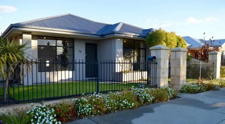 35 Camden Boulevard, Aubin Grove WA 6164