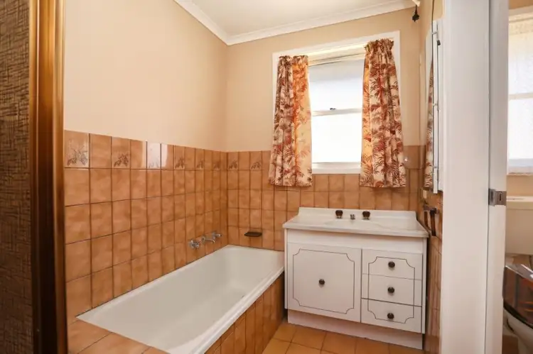 Seventh view of Homely house listing, 8 Pearson Crescent, Coolaroo VIC 3048