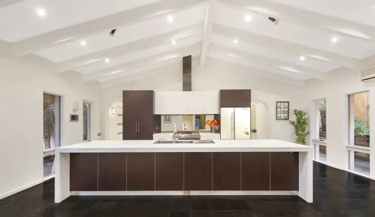 897 Waverley Road, Glen Waverley VIC 3150