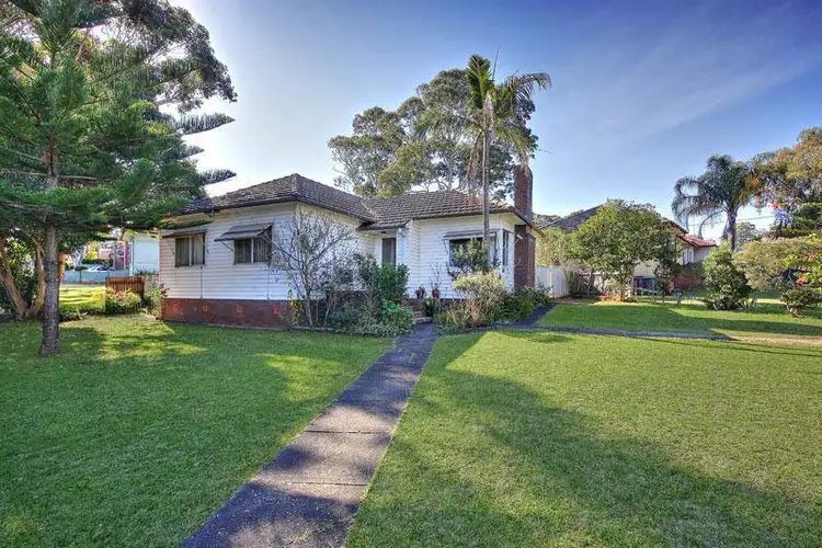 8 Vaughan Avenue, Revesby NSW 2212