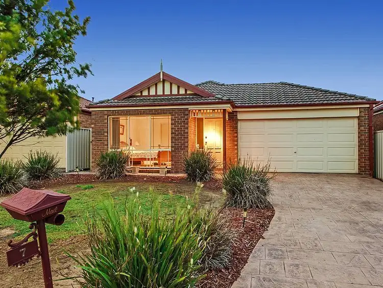 7 Innes Place, Caroline Springs VIC 3023