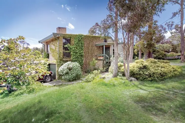 24 Pindari Drive, Mount Clear VIC 3350