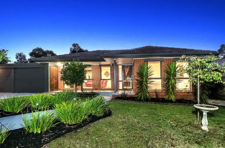 8 Barwon Court, Rowville VIC 3178