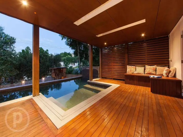 71 Henzell Tce, Greenslopes QLD 4120