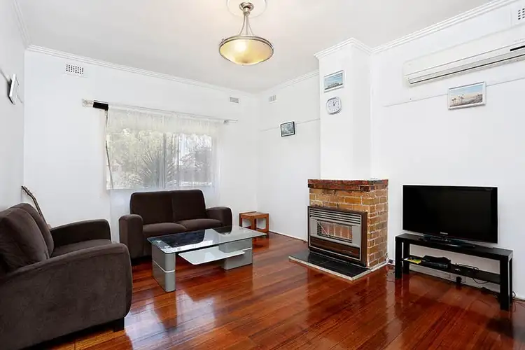Second view of Homely house listing, 6 Yewers Street, Sunshine VIC 3020