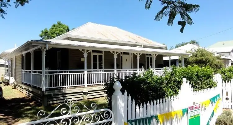 44 Bunya Street, Dalby QLD 4405