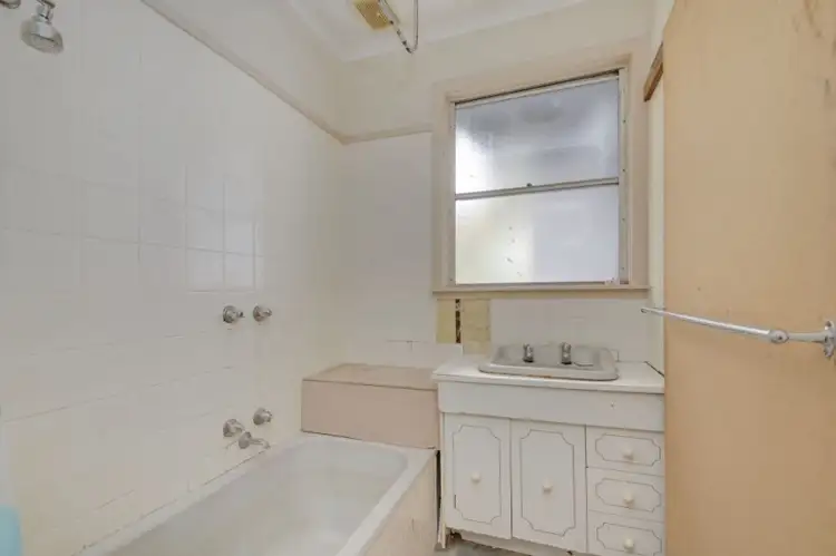 Seventh view of Homely house listing, 10 Riley Street, Traralgon VIC 3844