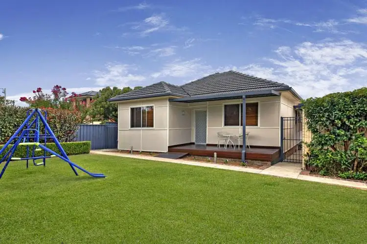2/37 Doyle Road, Revesby NSW 2212