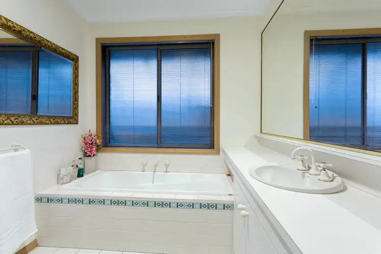 Sixth view of Homely house listing, 3 Garden Close, Hillside VIC 3037