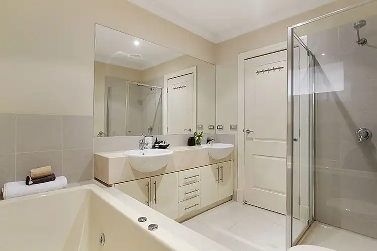 Fifth view of Homely house listing, 2/8-10 Malcolm Crescent, Doncaster VIC 3108
