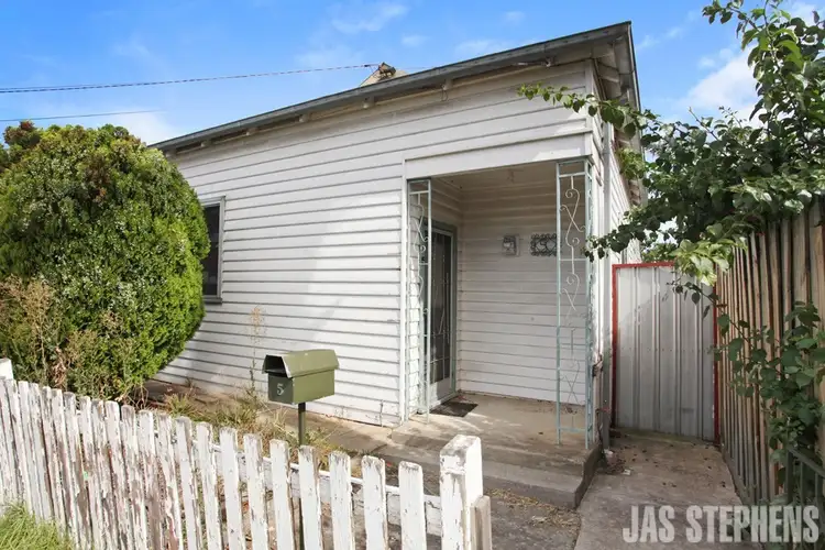 5 Lawrence Street, Seddon VIC 3011