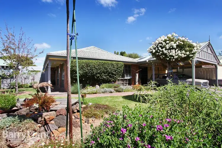 8 Cambrian Way, Melton West VIC 3337