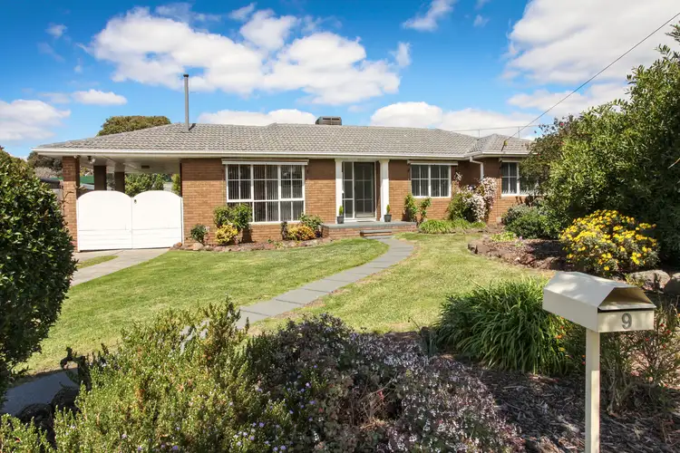 9 Bladen Place, Gladstone Park VIC 3043