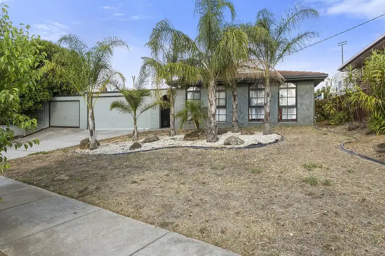 17 Woodbury St, Strathdale VIC 3550