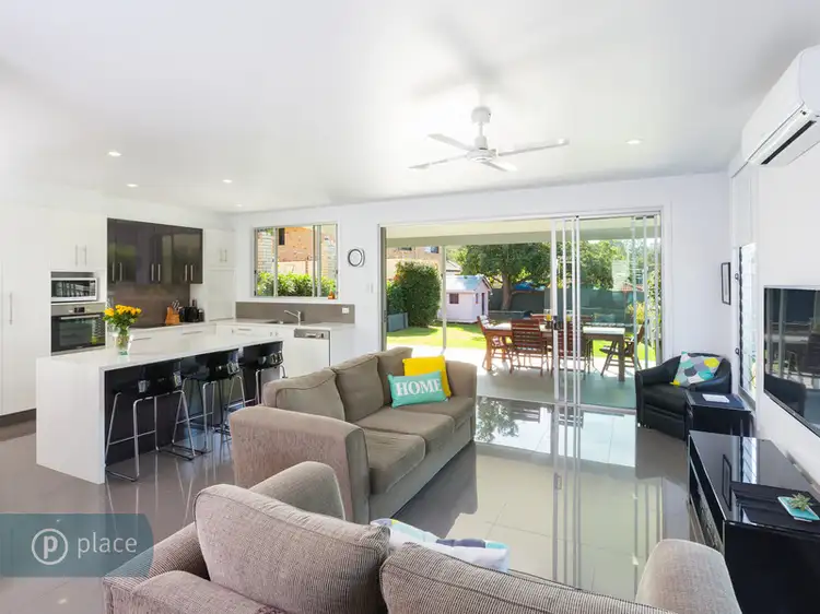 121 Englefield Road, Oxley QLD 4075