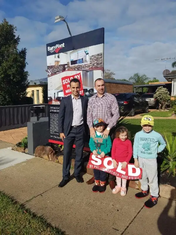 29 Aylesbury Crescent, Gladstone Park VIC 3043