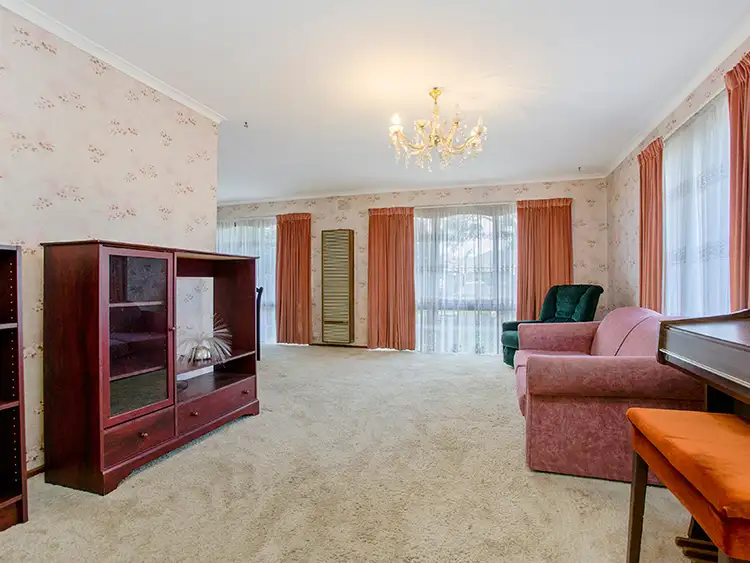 Second view of Homely house listing, 10 Maribyrnong Court, Werribee VIC 3030
