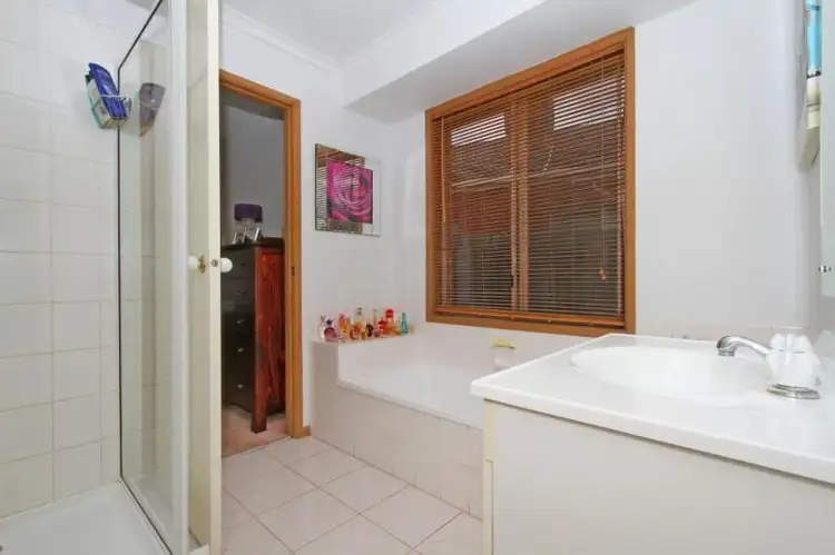 Sixth view of Homely house listing, 4 Waitara Court, Lalor VIC 3075