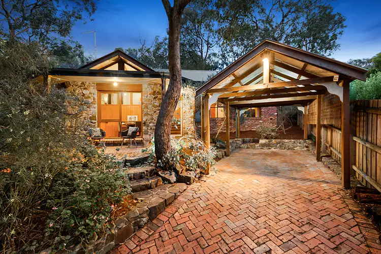 8 Paltara Court, Eltham VIC 3095