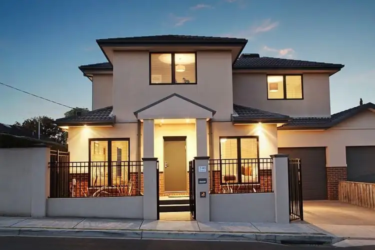 2/40 Amelia Street (facing Murray Rd), Mckinnon VIC 3204