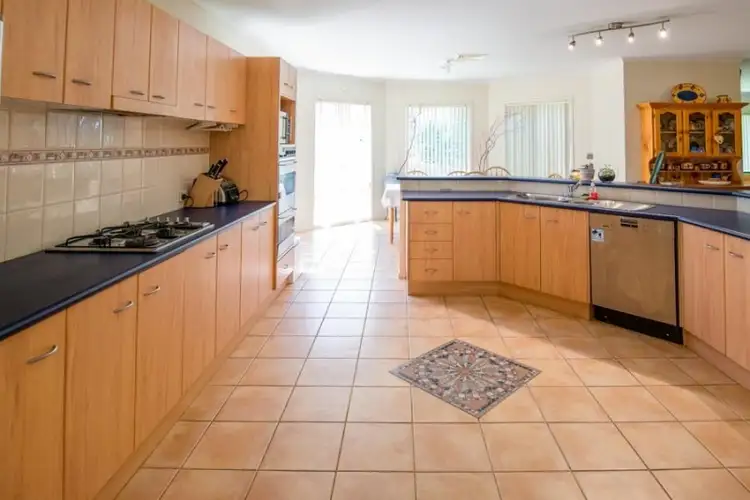 8 Brumby Crescent, Maryland NSW 2287