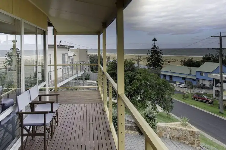 19 Cross Street, Lake Tyers Beach VIC 3909