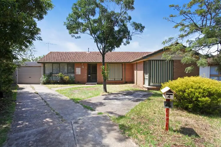 4 Dover Place, Melton West VIC 3337
