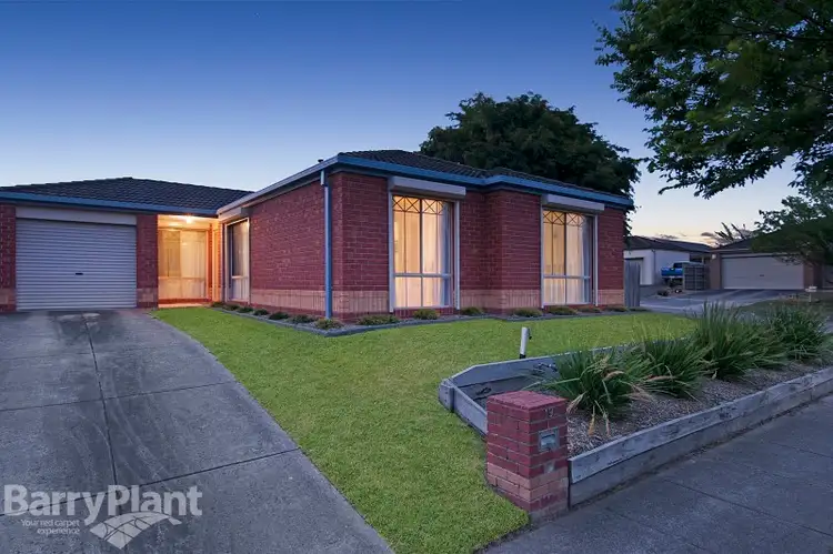 19 Abercairn Drive, Narre Warren South VIC 3805