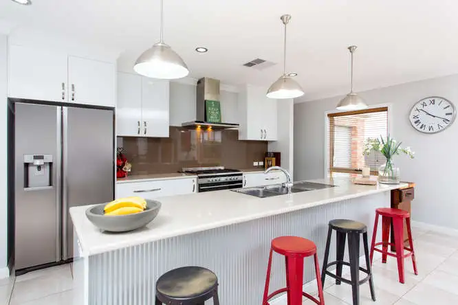 Second view of Homely house listing, 5 Begg Court, Red Cliffs VIC 3496