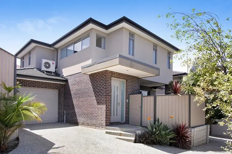 2/6 Linlithgow Way, Greenvale VIC 3059