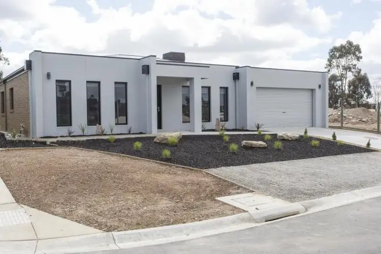 1 Billiard Court, Kangaroo Flat VIC 3555