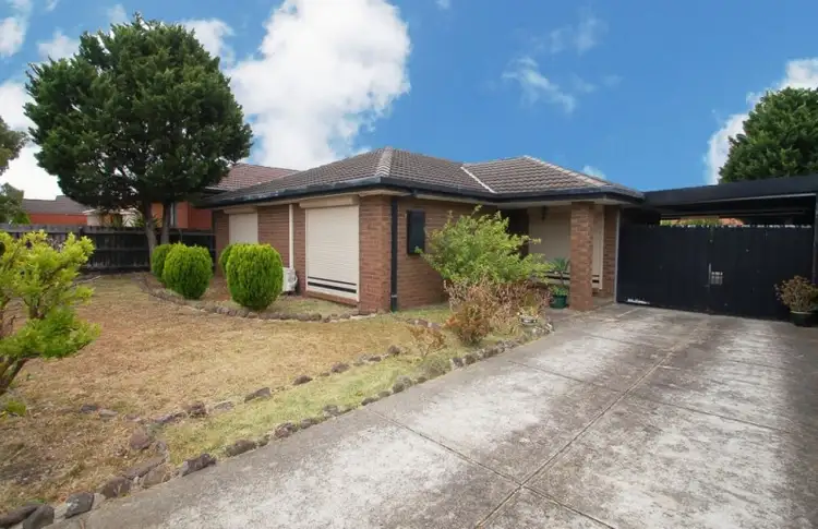 32 Bicentennial Crescent, Meadow Heights VIC 3048