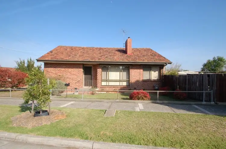2 Lichfield Avenue, Jacana VIC 3047