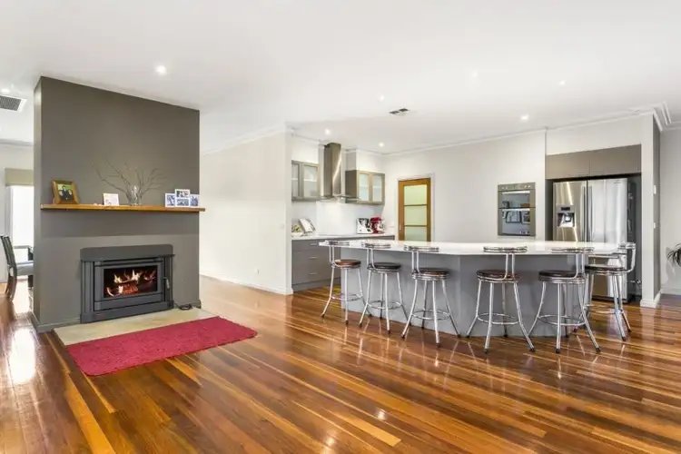 Fifth view of Homely house listing, 3 Hall Crescent, Junortoun VIC 3551