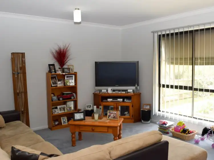 Fifth view of Homely house listing, 18 McEvoy Drive, Eldorado VIC 3746