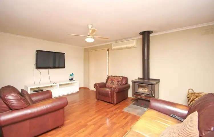Sixth view of Homely house listing, 2 Appin Court, Meadow Heights VIC 3048