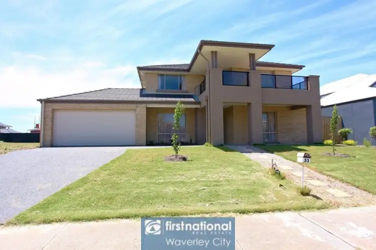 33 Island Point Avenue, Waterways VIC 3195