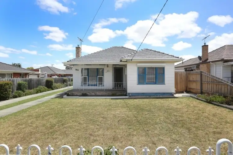 13 Leonard Avenue, Glenroy VIC 3046