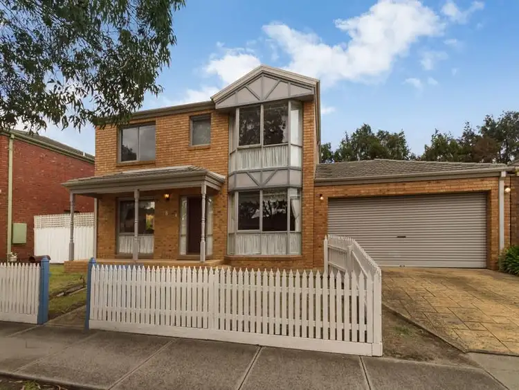 8 Bowen Crescent, Burwood East VIC 3151