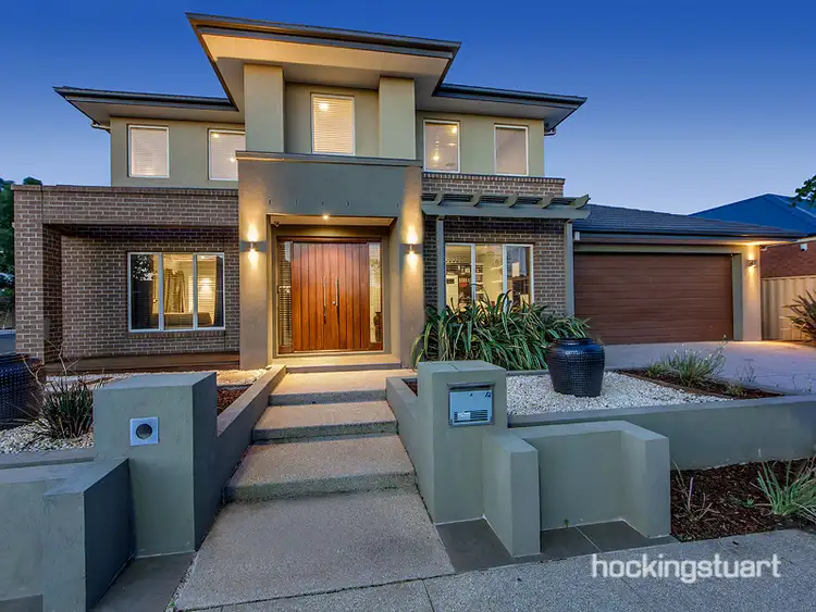 12 Beckett Cresent, Caroline Springs VIC 3023