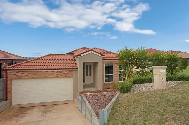 5 Siena Way, Hidden Valley VIC 3756