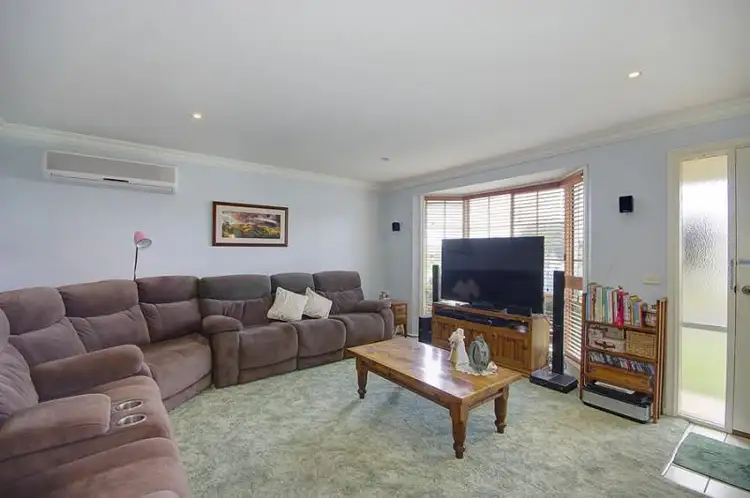 Sixth view of Homely townhouse listing, 8 Moulamein Court, Hamlyn Heights VIC 3215