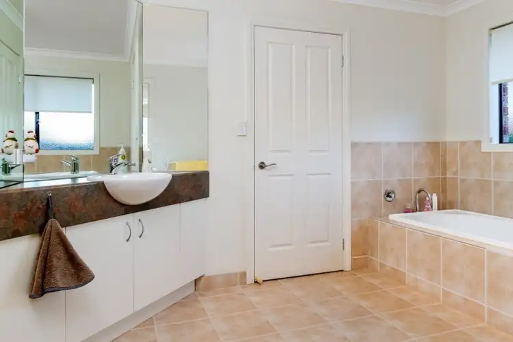 Sixth view of Homely house listing, 8 Centurion Court, Mulgrave VIC 3170