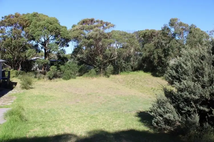 10 CENTRE ROAD, Venus Bay VIC 3956