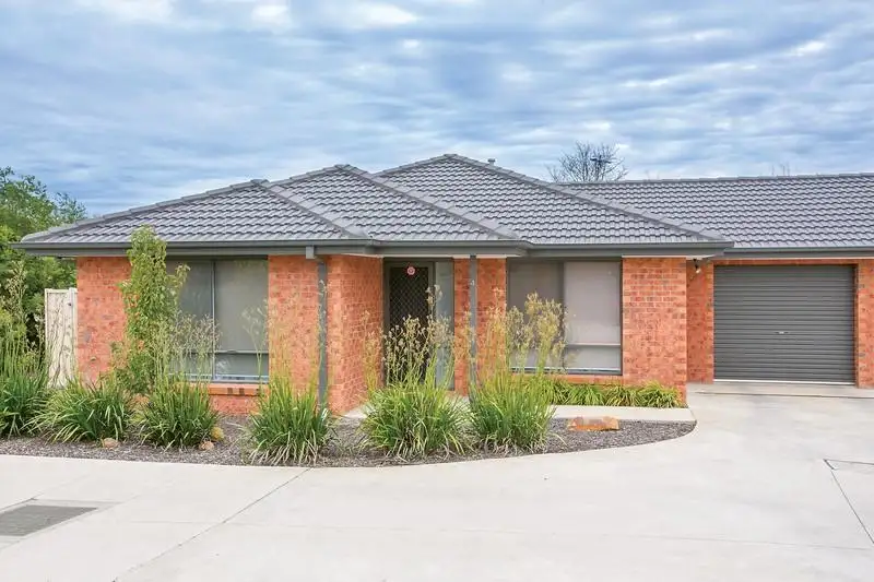 Main view of Homely unit listing, 4/88 Birdwood Avenue, Sebastopol VIC 3356